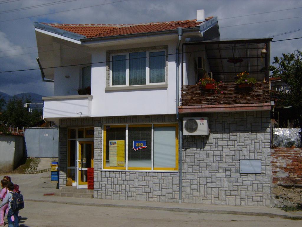 Georgievi Guest House 卡洛费尔 外观 照片